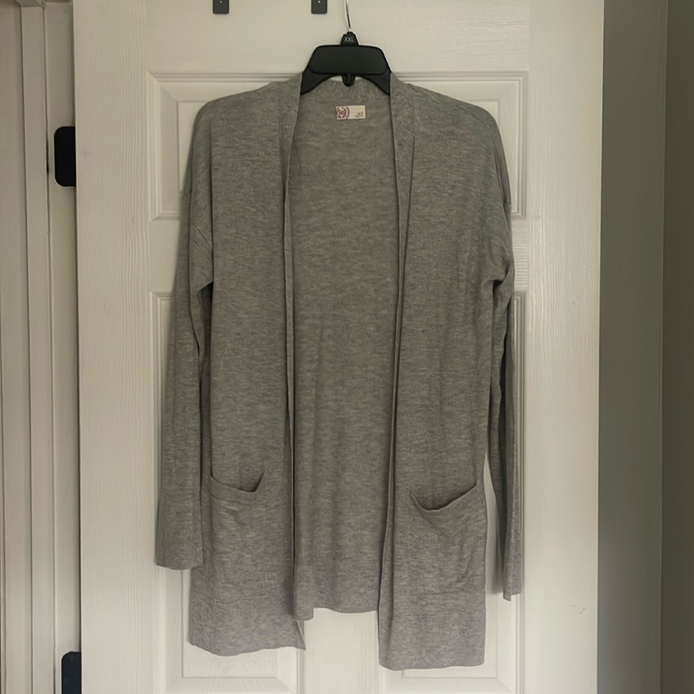 Light gray 2 pocket like new small